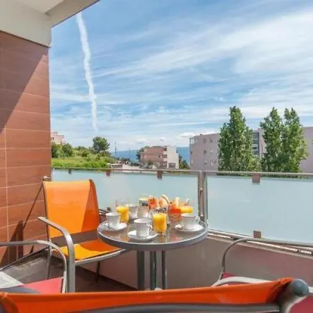 Nikolina St - Comfort Two Bedroom A1 *