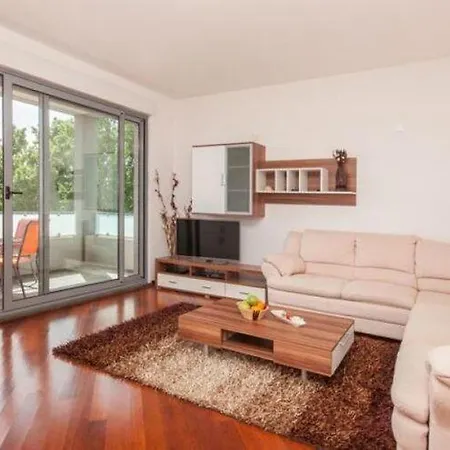 Apartment Nikolina St - Comfort Two Bedroom A1